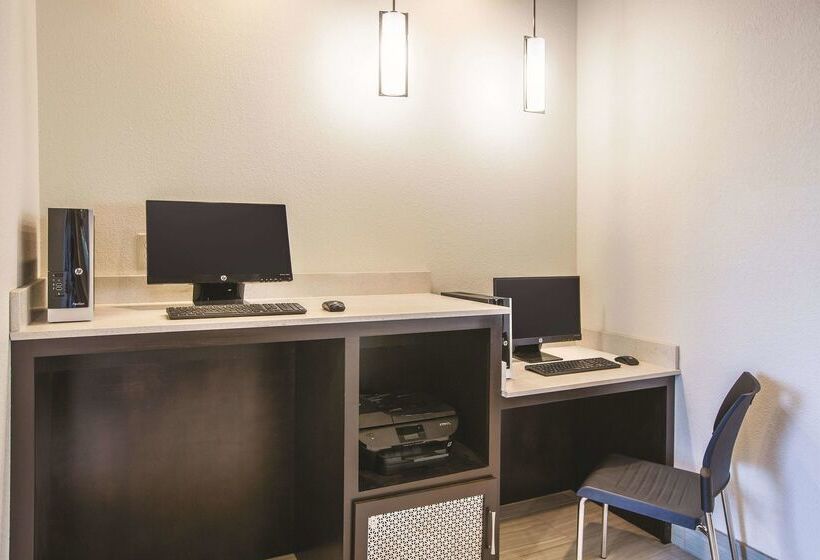 호텔 La Quinta By Wyndham Hattiesburg   I 59