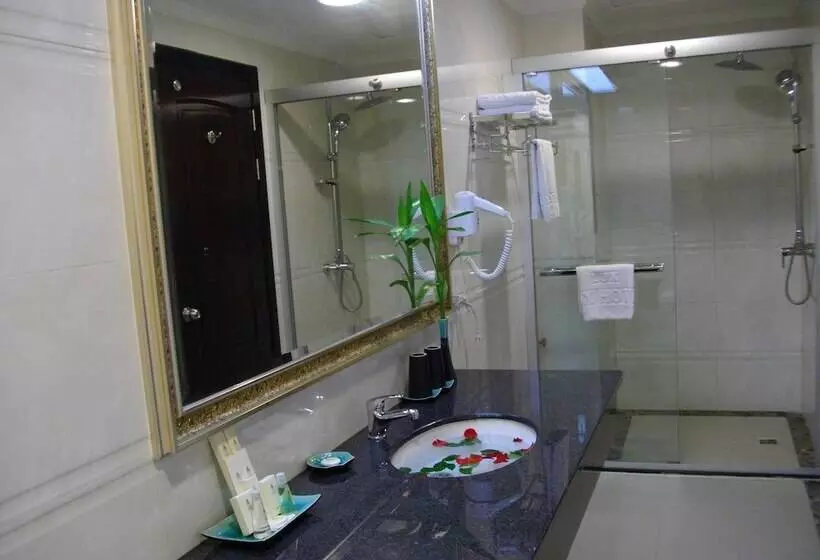 Lux Riverside Hotel & Apartment