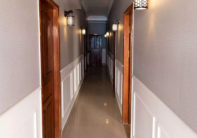 Lux Riverside Hotel & Apartment