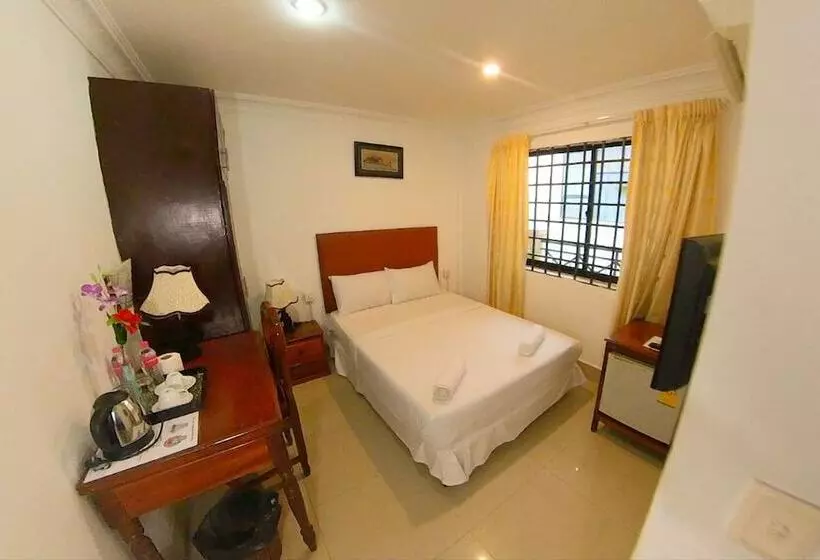 Lux Riverside Hotel & Apartment