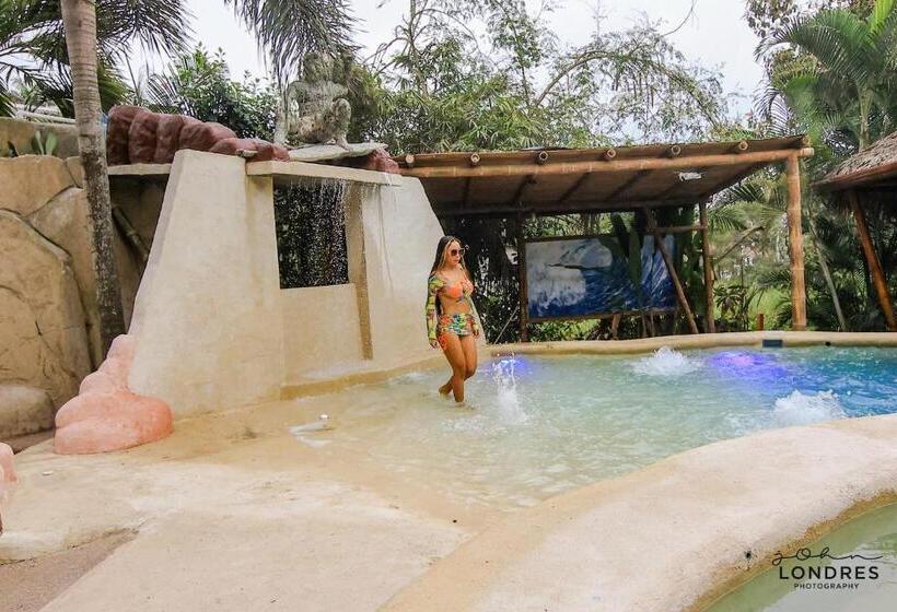 Me Hotel & Villas   Montañita Estates