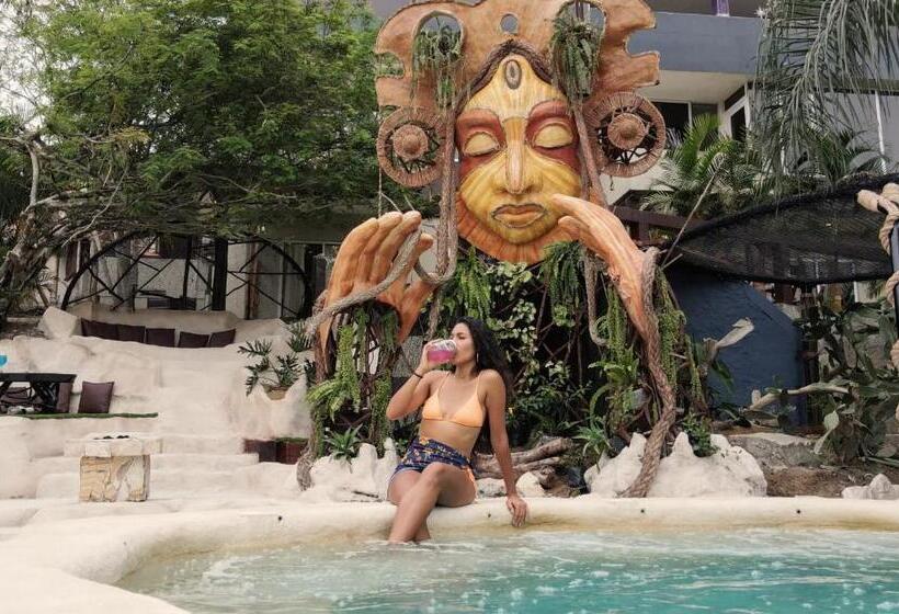 Me Hotel & Villas   Montañita Estates