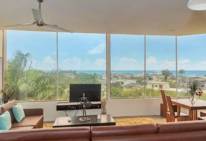 Me Hotel & Villas Montañita Estates