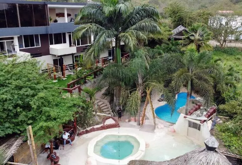 Me Hotel & Villas Montañita Estates