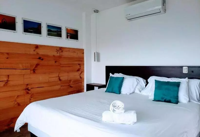 Me Hotel & Villas Montañita Estates