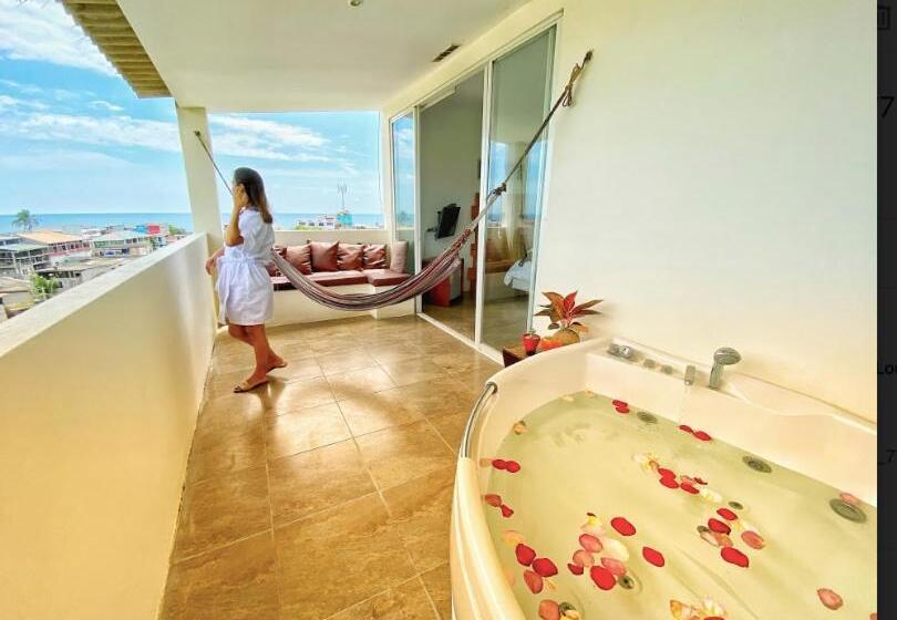 Me Hotel & Villas   Montañita Estates