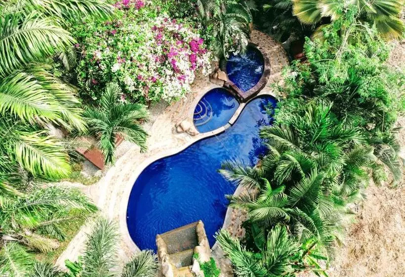 Me Hotel & Villas Montañita Estates