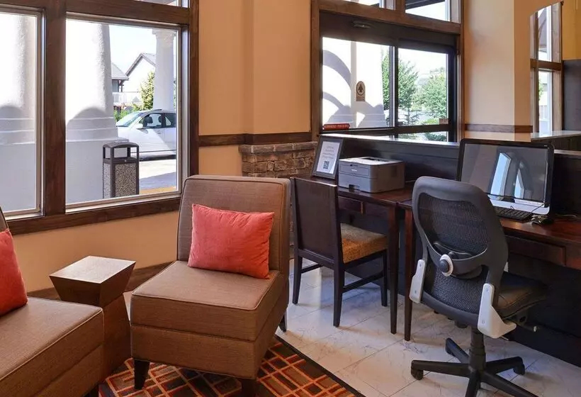 ホテル Quality Inn & Suites Tacoma  Seattle