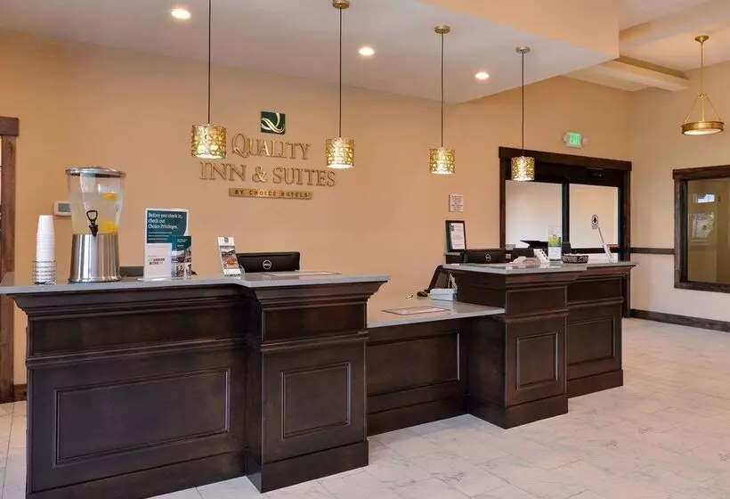 ホテル Quality Inn & Suites Tacoma  Seattle