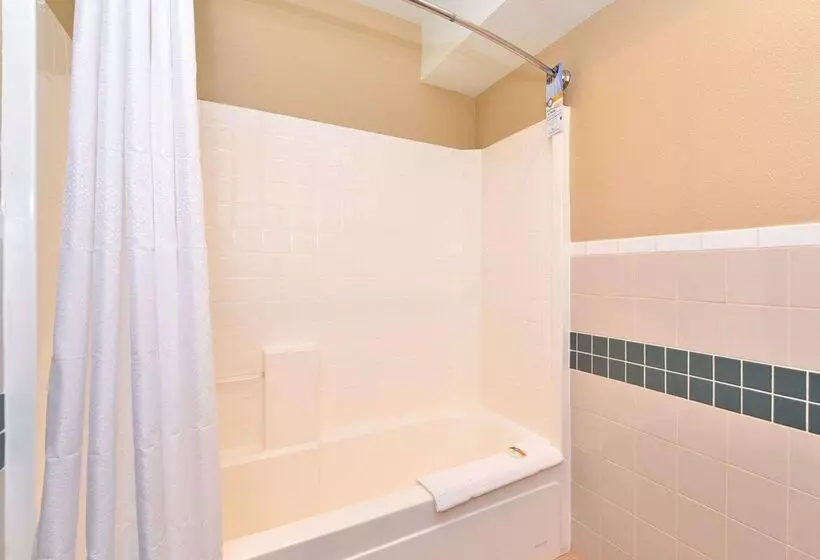 ホテル Quality Inn & Suites Tacoma  Seattle