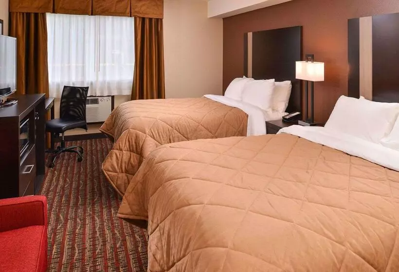 ホテル Quality Inn & Suites Tacoma  Seattle