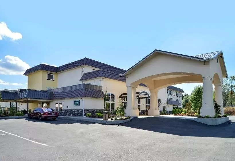 ホテル Quality Inn & Suites Tacoma  Seattle