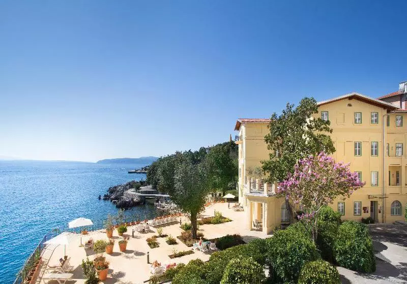 هتل Remisens Villa Belvedere