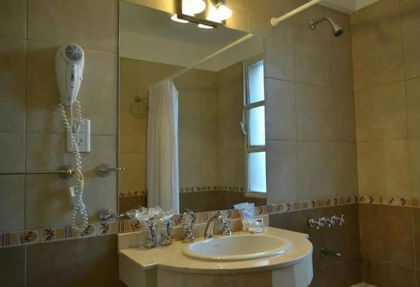 هتل Victoria Plaza