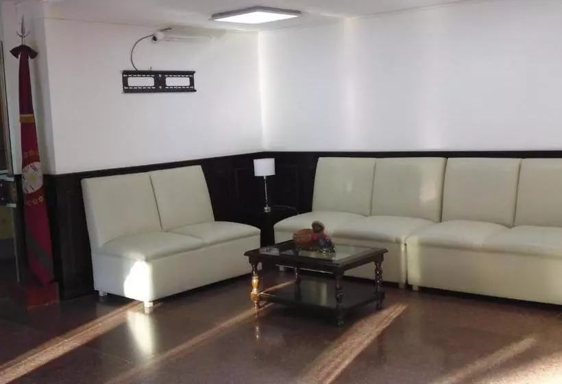 هتل Victoria Plaza