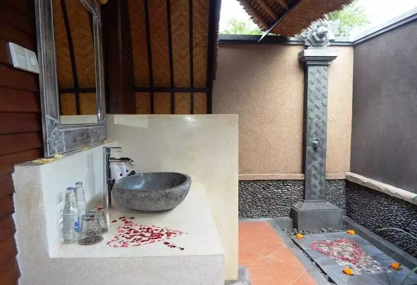 Kinaara Resort & Spa