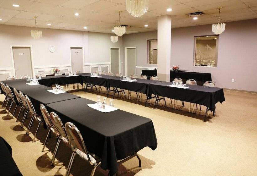 מוטל Tamarack Motor Inn