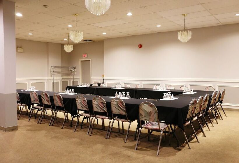 מוטל Tamarack Motor Inn