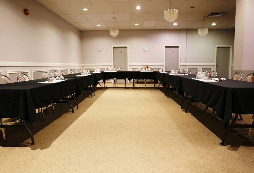 מוטל Tamarack Motor Inn