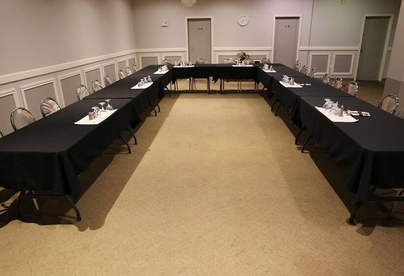 מוטל Tamarack Motor Inn