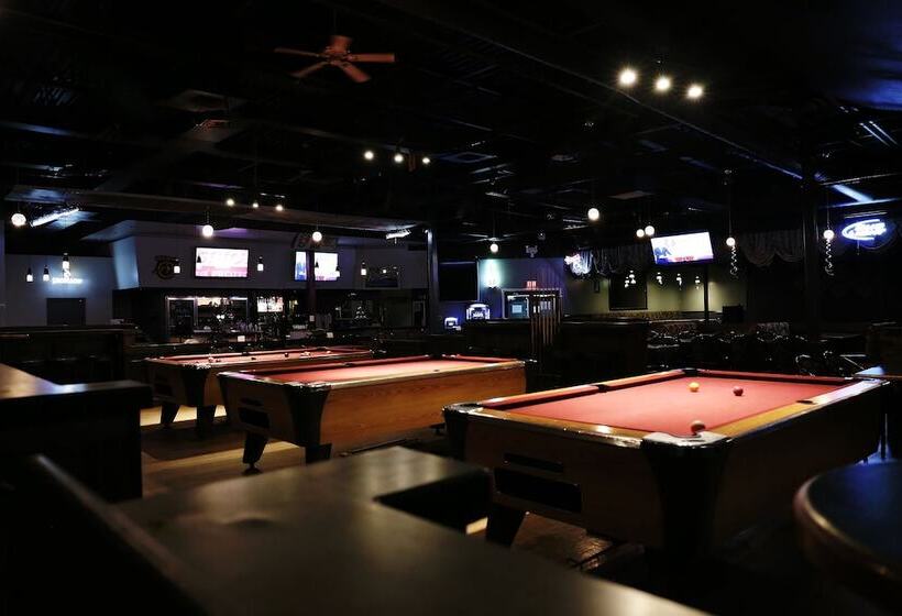 מוטל Tamarack Motor Inn