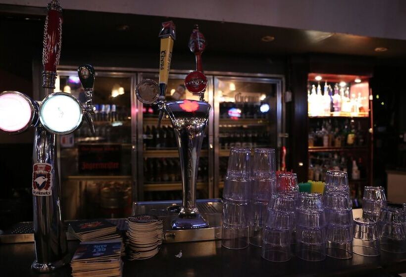 מוטל Tamarack Motor Inn