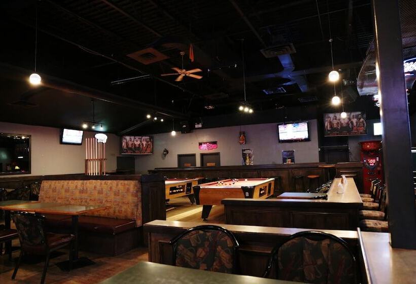 מוטל Tamarack Motor Inn