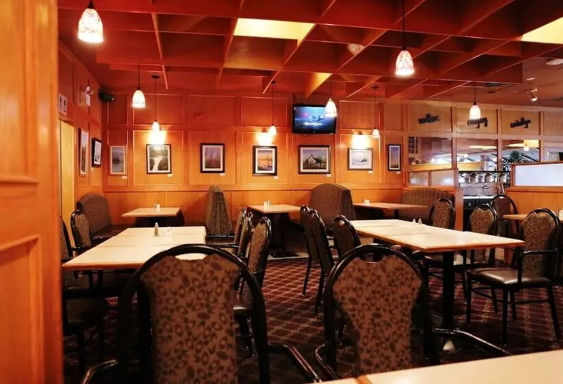 汽车旅馆  Tamarack Motor Inn