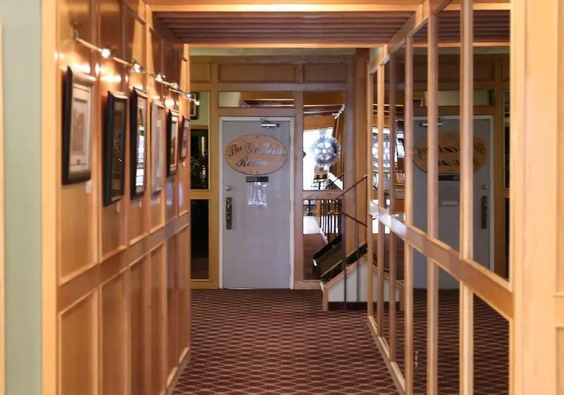 Motelli Tamarack Motor Inn