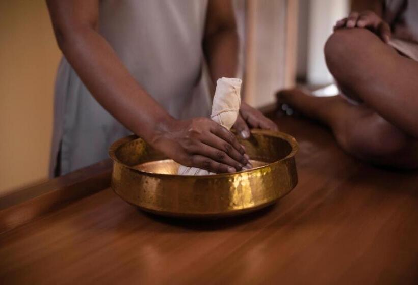 אתר נופש Neeleshwar Hermitage