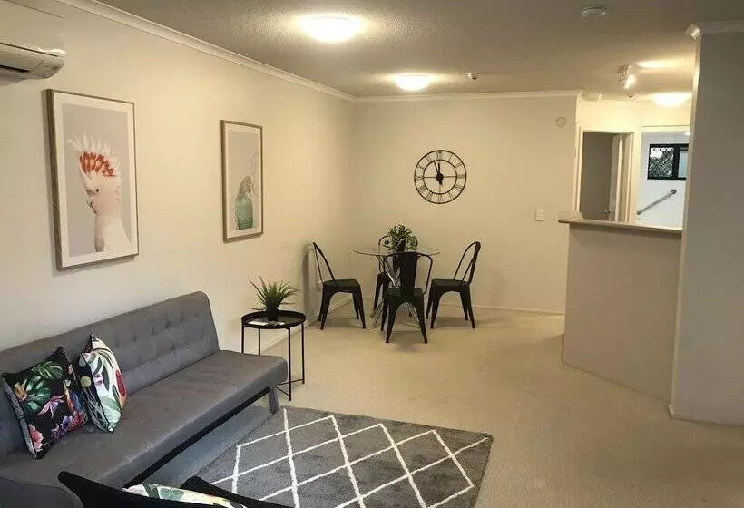 Spring Hill Gardens Apartments