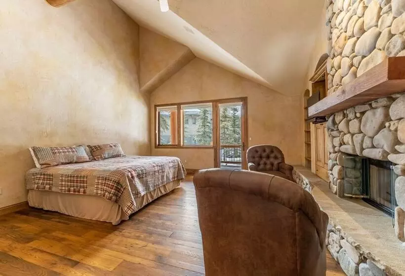140 Goldenrod Circle By Summit County Mountain Retreats