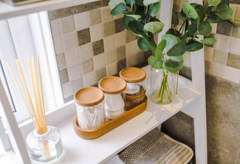 Elegant 2bd Family Retreat Blackpool Town!