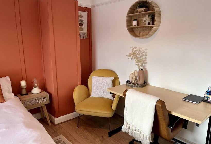 Elegant 2bd Family Retreat Blackpool Town!