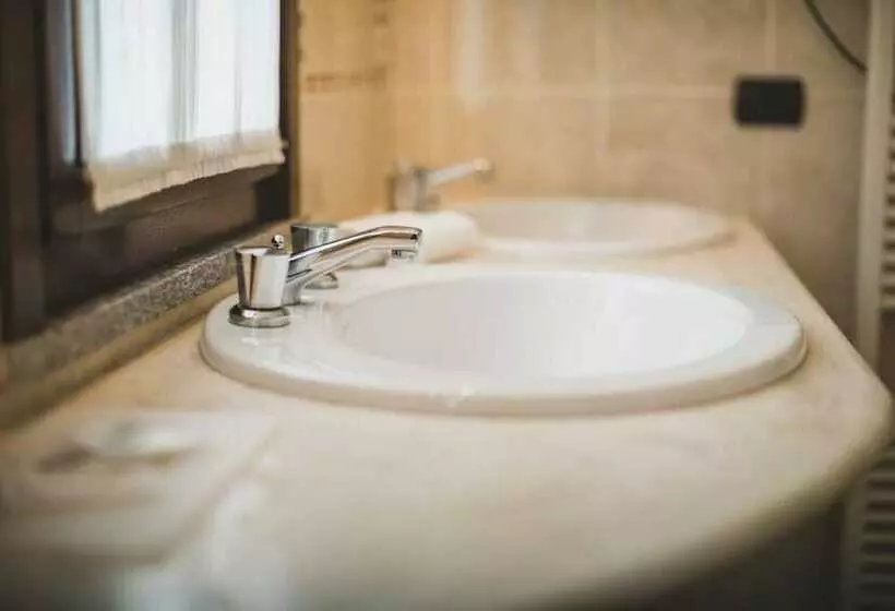 Hostelli Glozo Villa Sant Espedito Resort