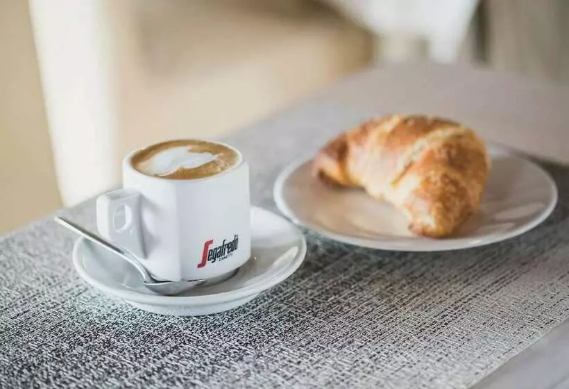 Hostelli Glozo Villa Sant Espedito Resort