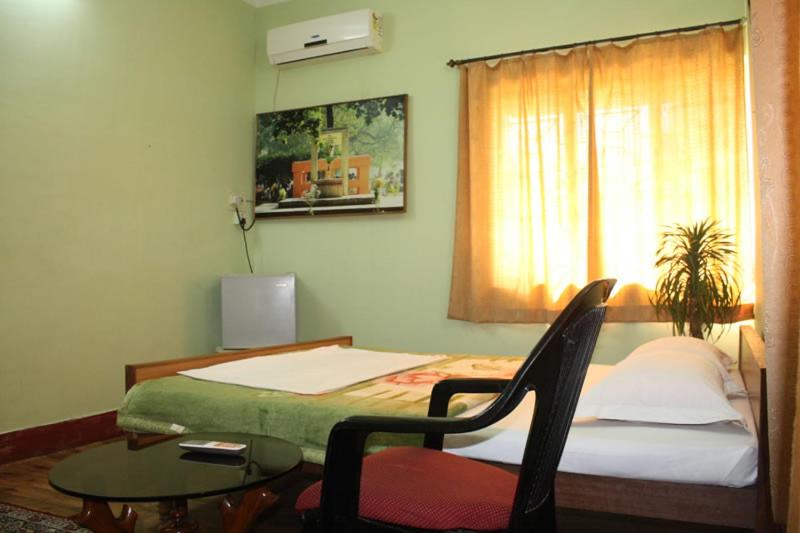 בית מלון כפרי Basundhara