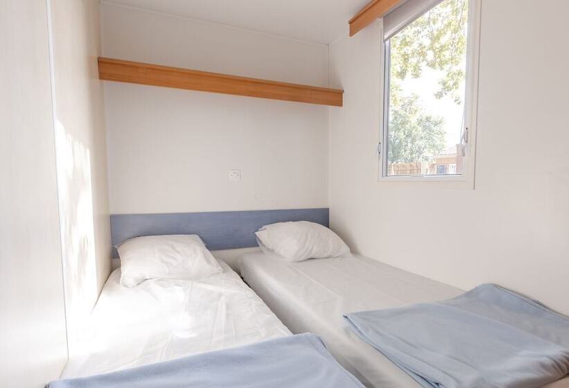 בית מלון כפרי Camping Maeva Club Royal Océan