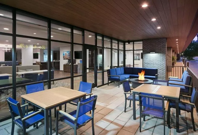 Hotelli Hampton Inn Towson Downtown