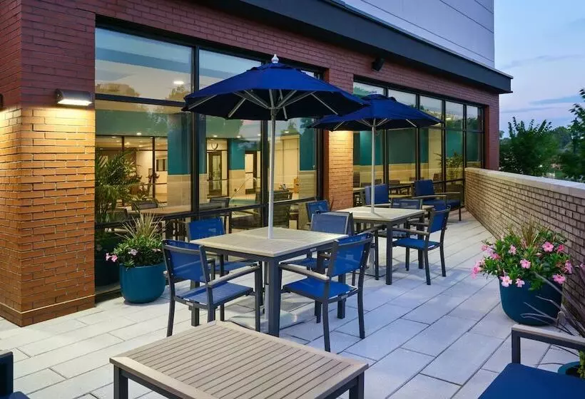 Hotelli Hampton Inn Towson Downtown