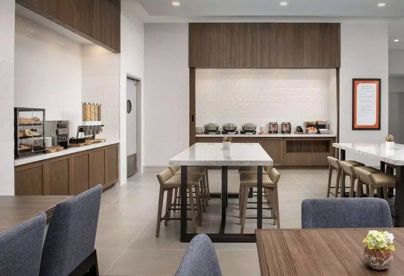 ホテル Hilton Garden Inn Pensacola Downtown