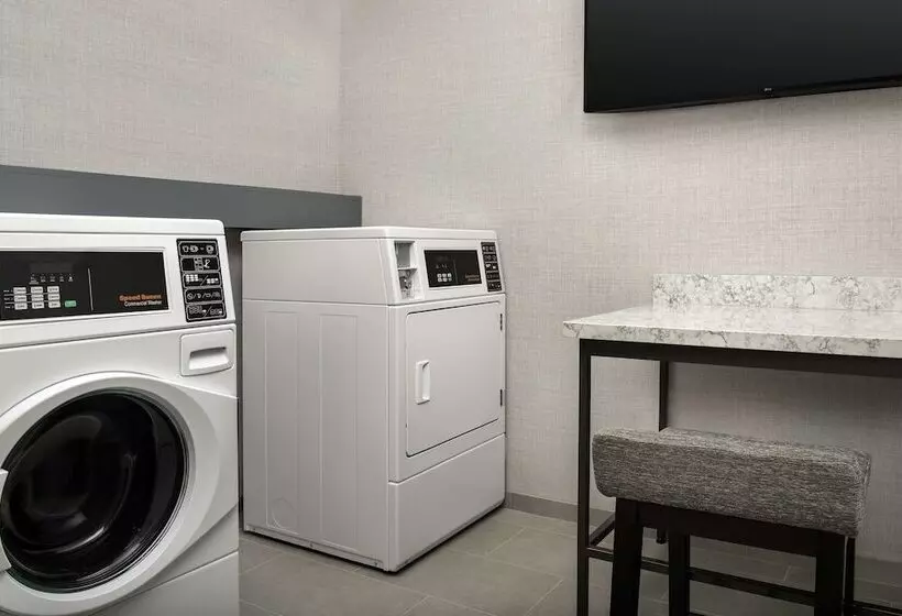 ホテル Hilton Garden Inn Pensacola Downtown