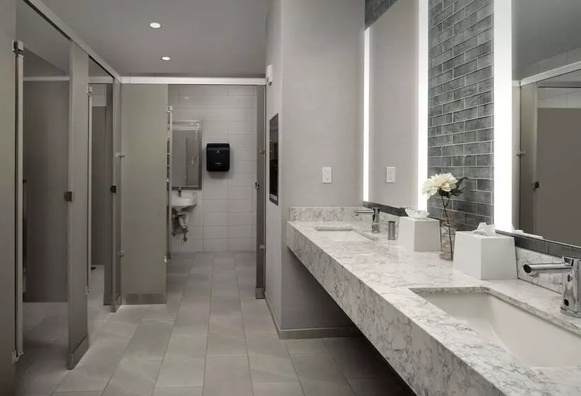 ホテル Hilton Garden Inn Pensacola Downtown