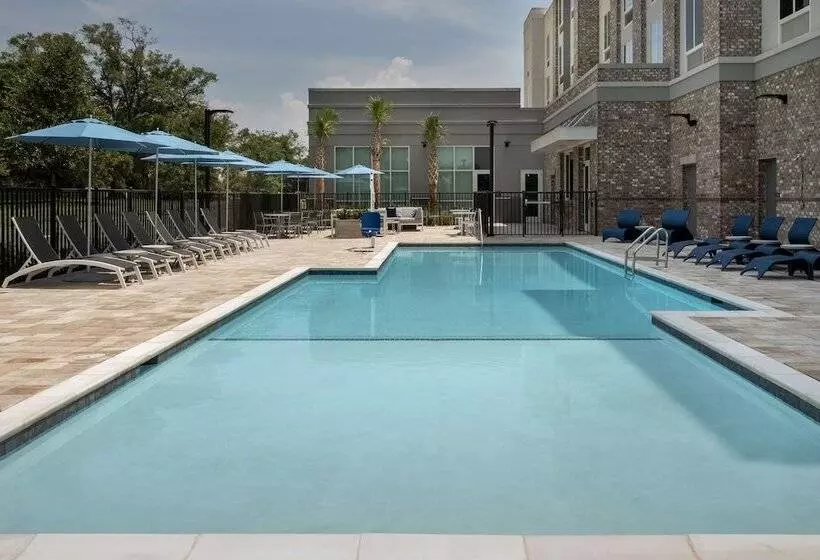 ホテル Hilton Garden Inn Pensacola Downtown