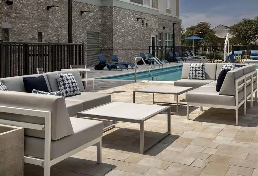 ホテル Hilton Garden Inn Pensacola Downtown