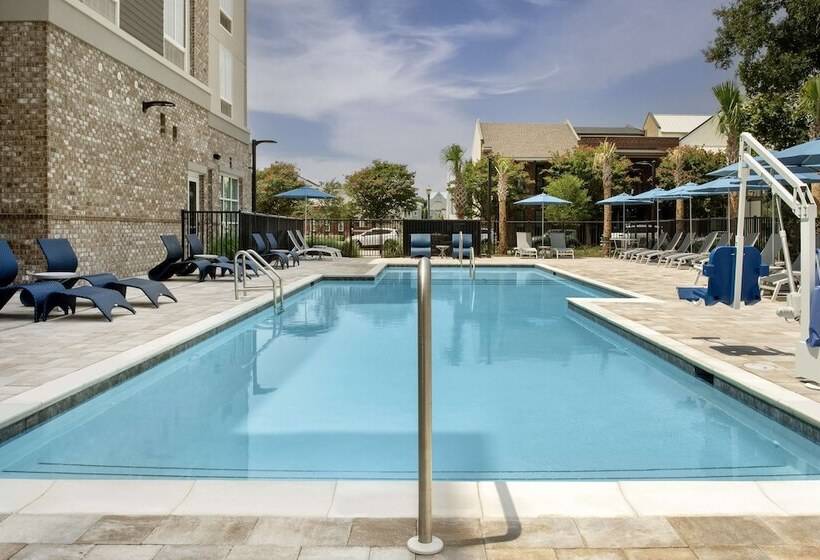 هتل Hilton Garden Inn Pensacola Downtown