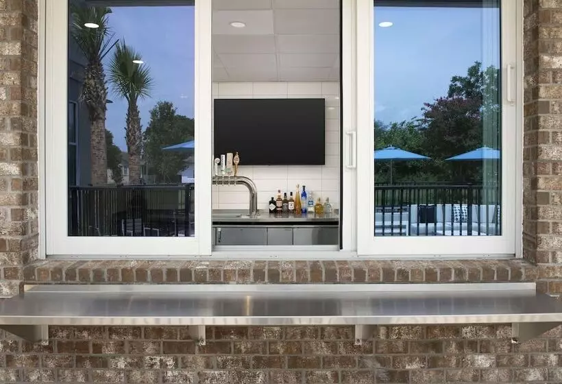 ホテル Hilton Garden Inn Pensacola Downtown