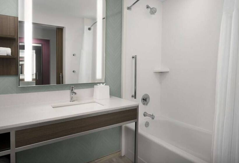 هتل Hilton Garden Inn Pensacola Downtown