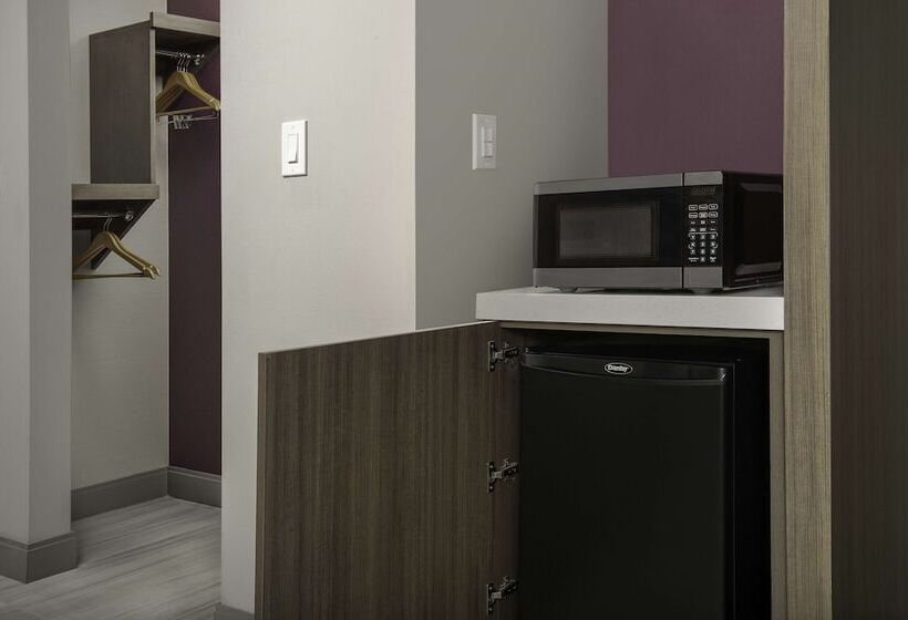 هتل Hilton Garden Inn Pensacola Downtown