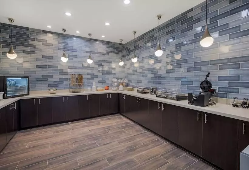 Hotelli La Quinta Inn & Suites By Wyndham Sulphur Lake Charles